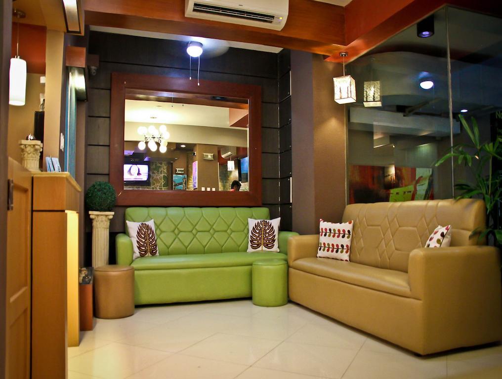 La Gloria Residence Inn Cebu Stadt Exterior foto